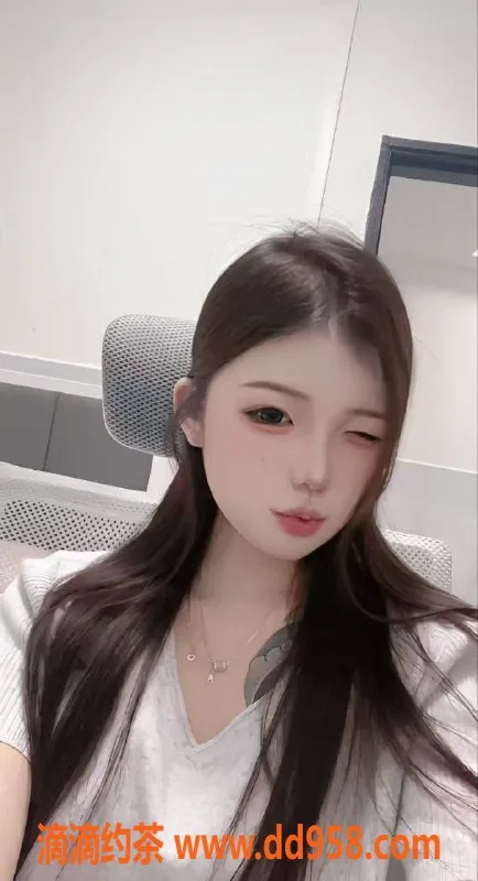 广州楼凤-金沙州嫩妹乐乐，水费600p，舌吻服务等你体验