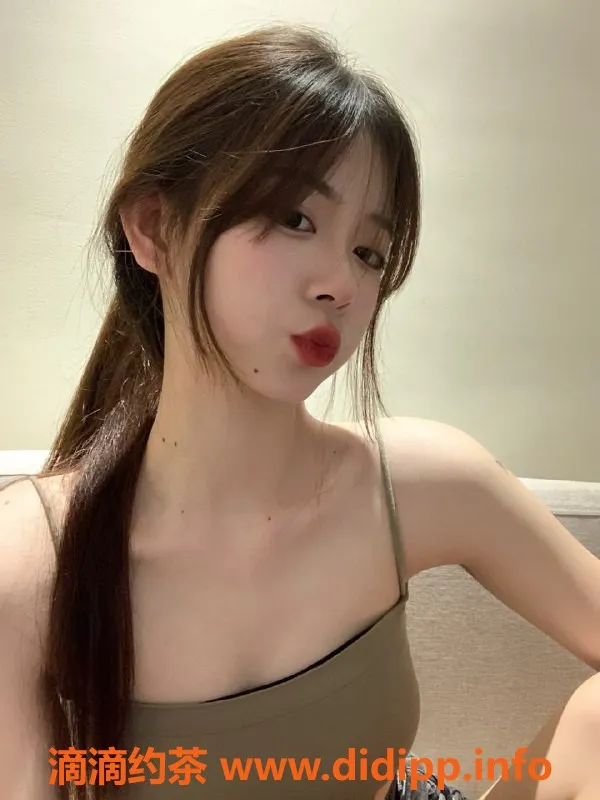 广州楼凤-天河嫩妹南乔，800水费，热情Kiss与69服务