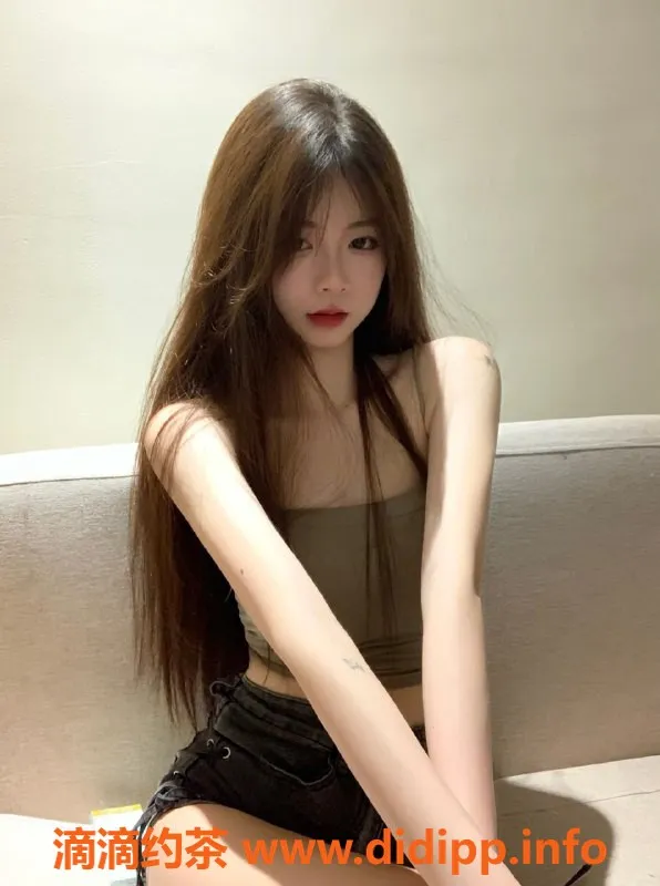 广州楼凤-天河嫩妹南乔，800水费，热情Kiss与69服务