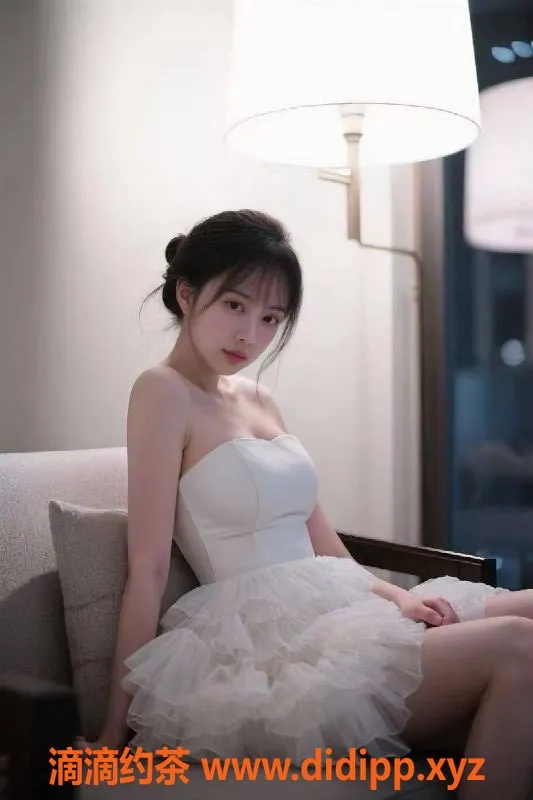 乌鲁木齐楼凤-乖巧可爱听话服务员，168仅95斤，初恋般体验