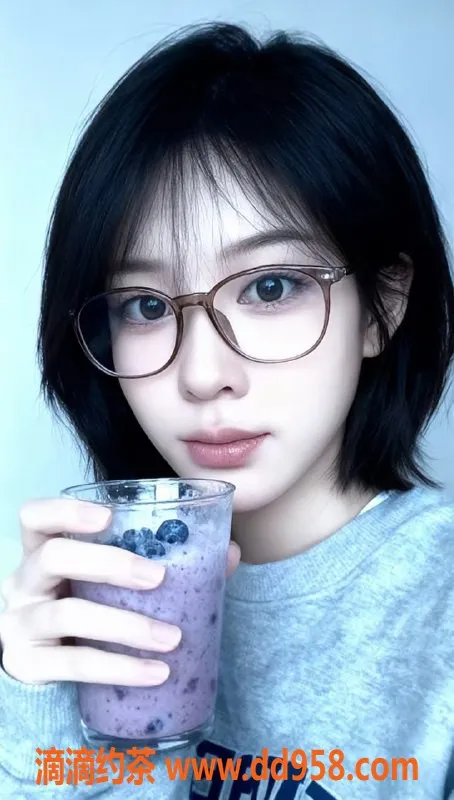 广州楼凤-天河嫩妹Miumiu，水费700p，舌吻服务