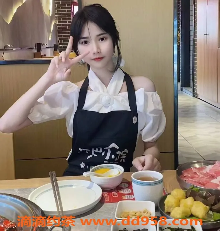 广州楼凤-番禺嫩妹南楠，价格900p，快来体验！