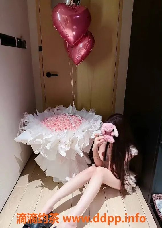 广州楼凤-金沙洲嫩妹听雨，900p尽享舌吻服务