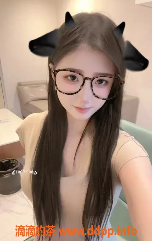 广州楼凤-天河嫩妹子怡，课费600、鸳鸯浴服务