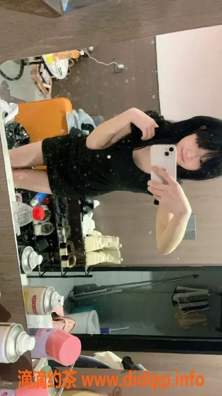 广州楼凤-金沙洲KK，700元嫩妹，鸳鸯浴抢先体验