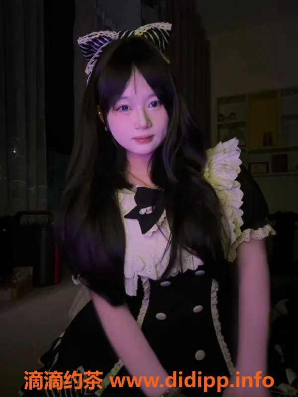 广州楼凤-佛山沐沐，600p嫩妹鸳鸯浴服务