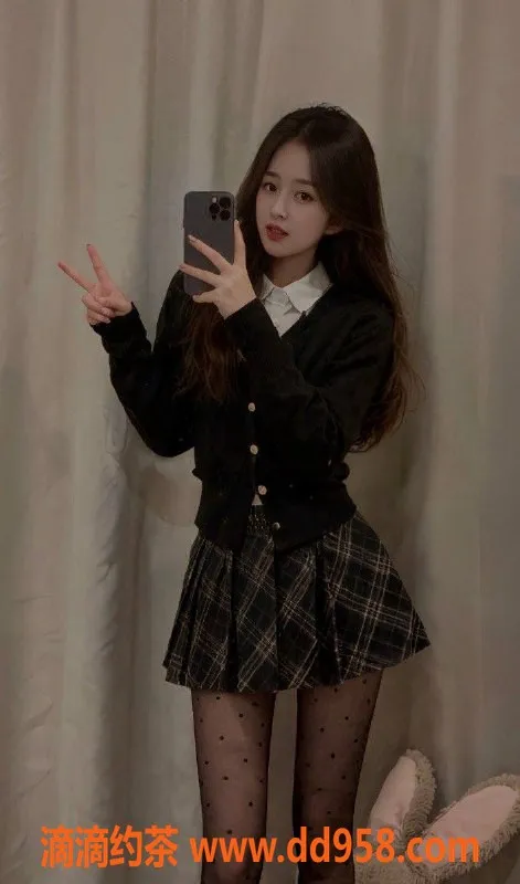 广州楼凤-天河嫩妹小灵儿，水费700，舌吻服务等你来体验！