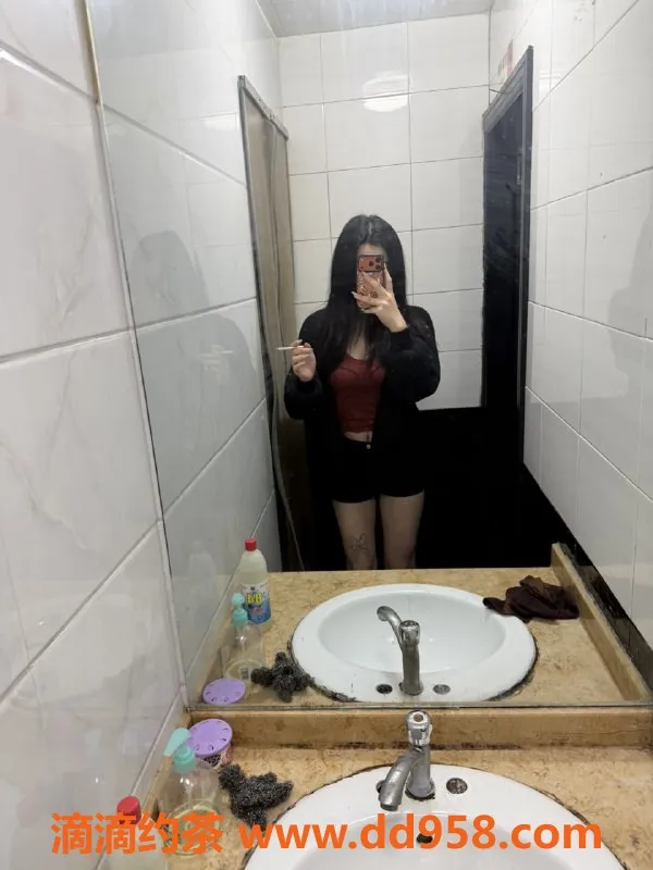 无锡上门服务-滨湖区小妮 身高167cm 52kg 陪浴服务