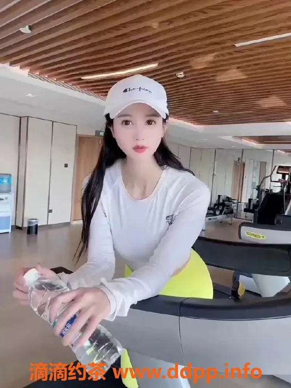广州楼凤-天河御姐唐悠悠，长腿优雅，水费900p
