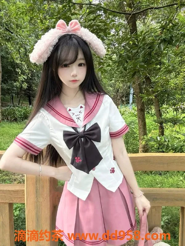 广州楼凤-天河嫩妹芊芊，2000pp享受舌吻双飞服务