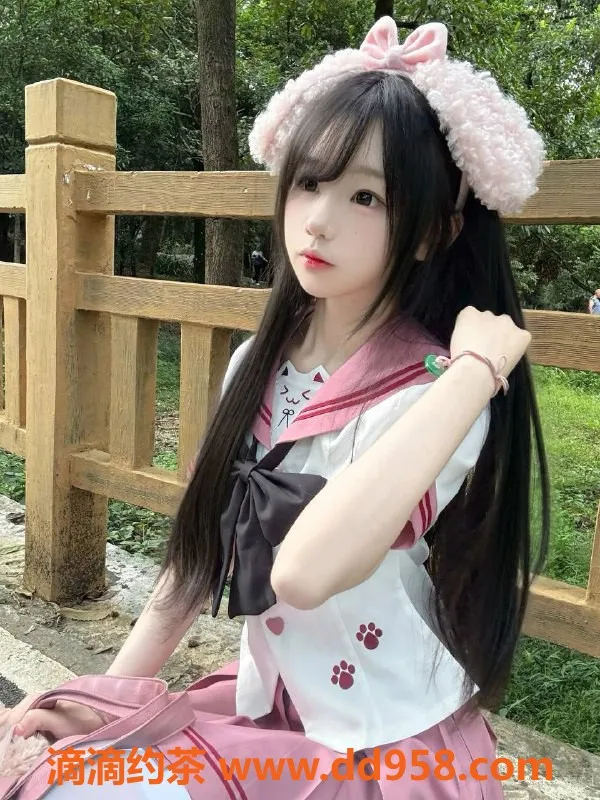 广州楼凤-天河嫩妹芊芊，2000pp享受舌吻双飞服务