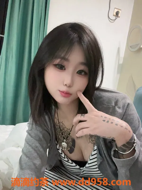 广州楼凤-金沙洲嫩妹怡宝，大胸水费700p