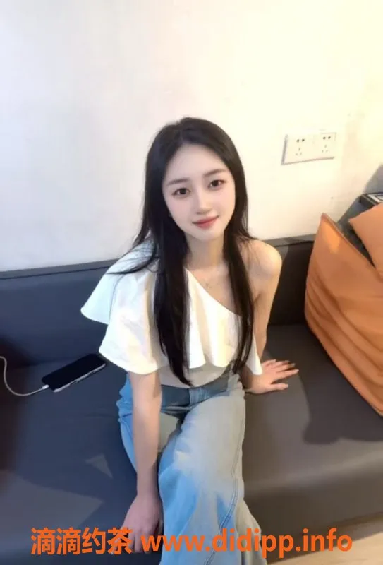 广州楼凤-白云嫩妹小美，长腿诱惑，700p享受