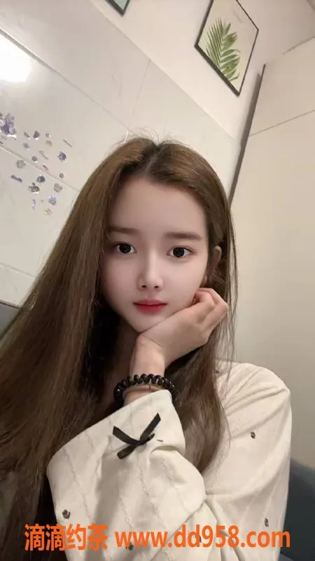 广州楼凤-番禺嫩妹琪琪，900p清纯大长腿体验