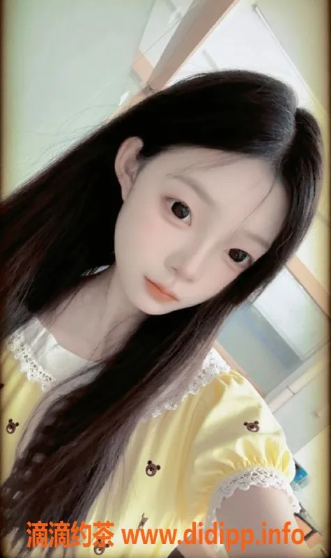 广州楼凤-天河嫩妹Uu，水费700p，精彩舌吻服务