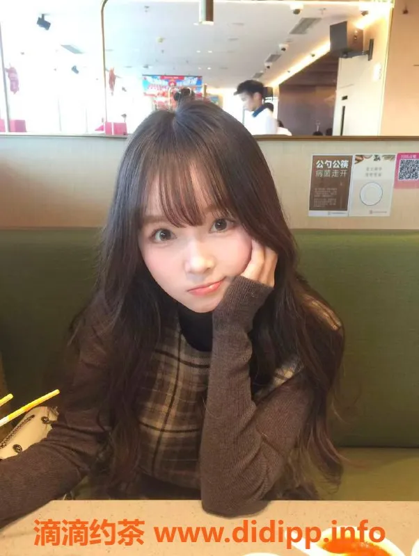 深圳楼凤-福田柠宝，800元体验鸳鸯浴与无套服务