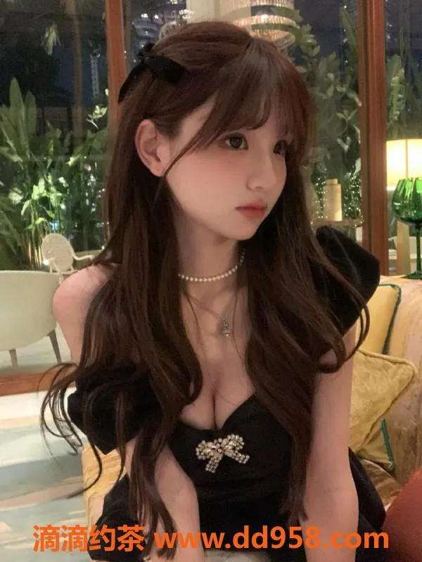 广州楼凤-荔湾20岁学妹蓓曦，169cm，49kg，茶水费600元起