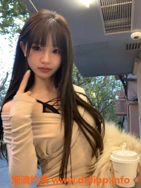 广州楼凤-荔湾20岁学妹蓓曦，169cm，49kg，茶水费600元起