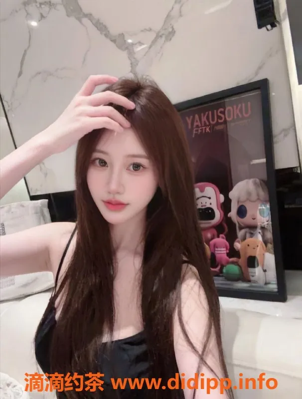 广州楼凤-天河区20岁学妹晚舟165cm，茶水费合理