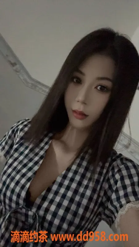 广州楼凤-白云嫩妹菲菲，舌吻服务700p