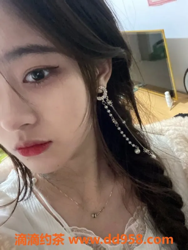 广州楼凤资源信息,天河曼曼，嫩妹KISS，水费800！