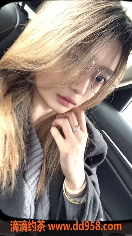 扬州楼凤-扬州邗江小小，身材超赞，服务态度棒棒哒