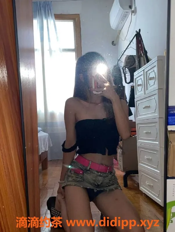 广州楼凤-天河嫩妹小椰，水费600p，绝对不容错过！