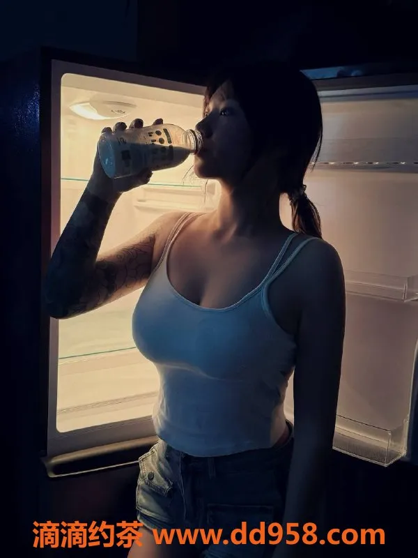 广州楼凤-天河嫩妹嘉嘉，700水费，胸大诱人