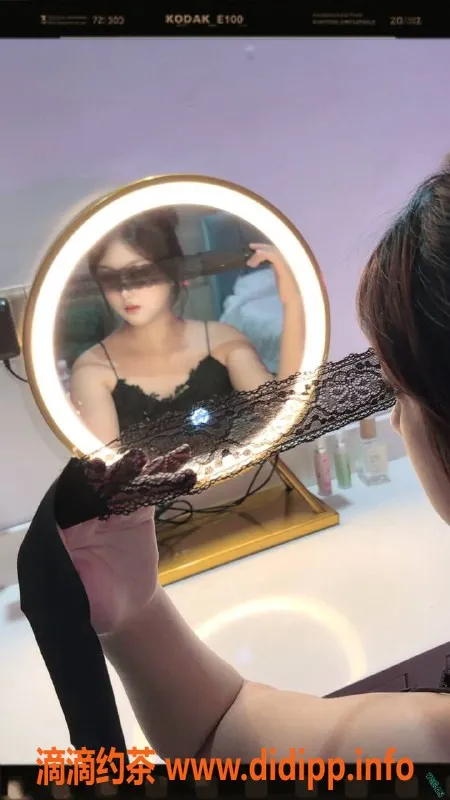 广州楼凤-金沙洲嫩妹小白冰，湿身体验600p