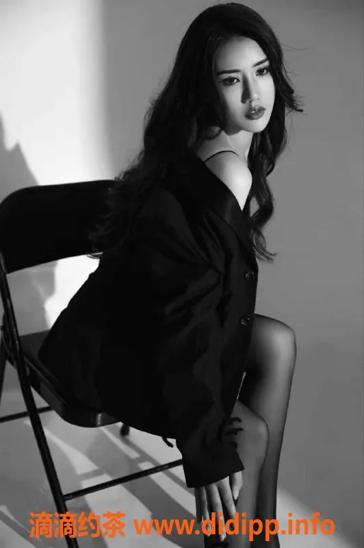 武汉楼凤-武昌张馨予，身材火辣，8p起超值服务