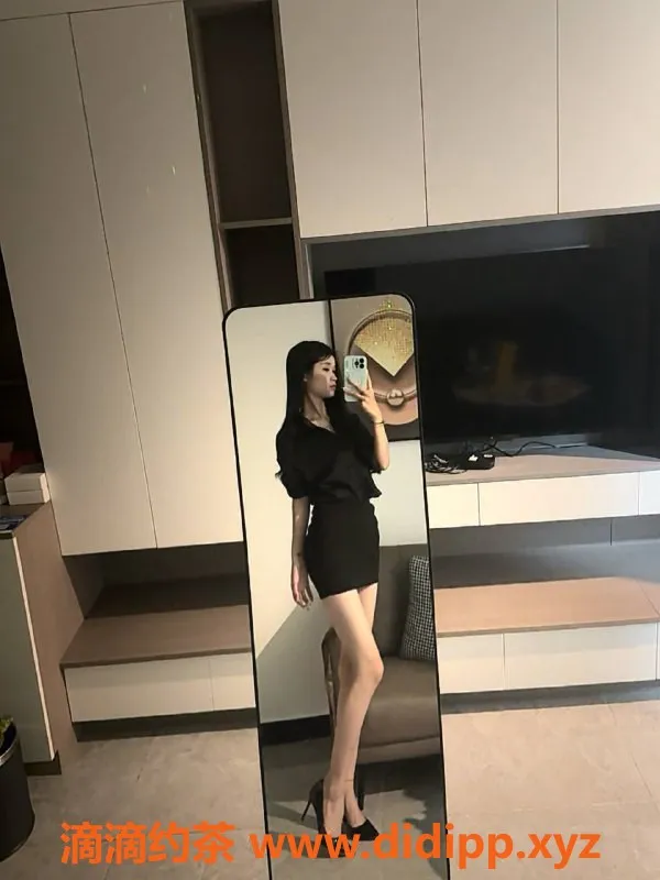 广州楼凤-荔湾嫩妹思妍，800水费服务多样