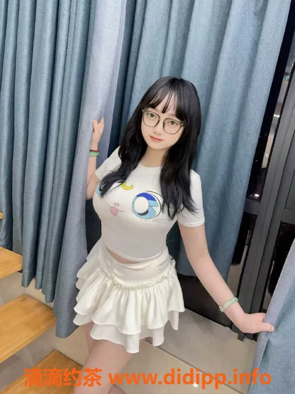 广州楼凤-海珠嫩妹雪儿，水费500，大胸诱惑等你来体验