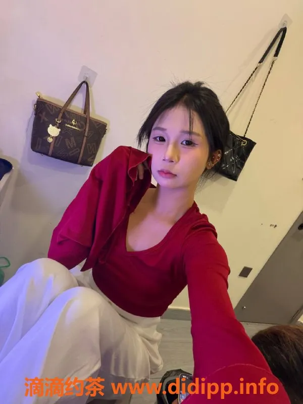 广州楼凤-天河嫩妹雨菲，水费600，热情服务等你来体验！