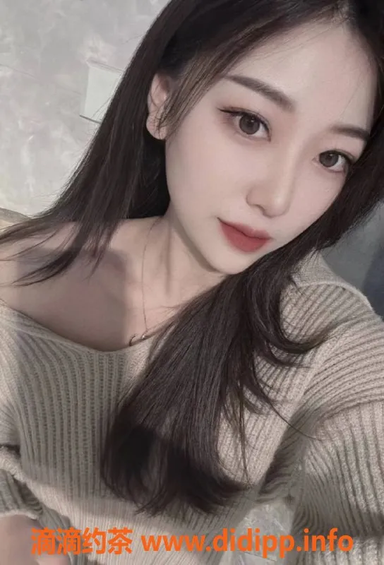 重庆楼凤-奶茶23，165身高、100体重，激情服务尽在鸳鸯浴