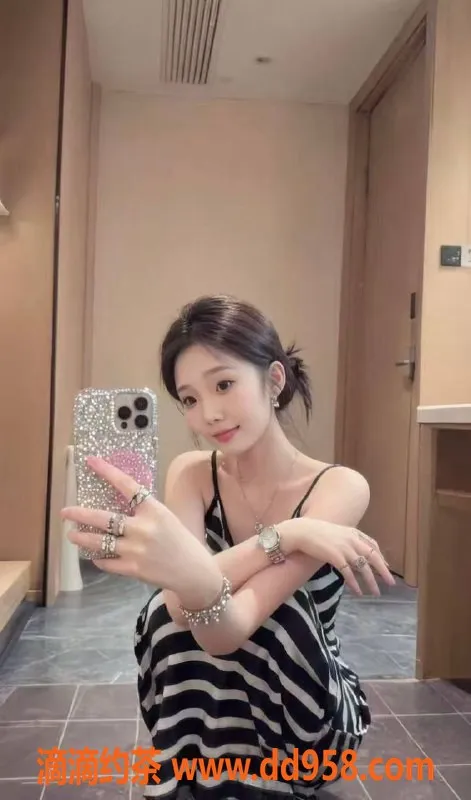 深圳楼凤-深圳龙华十一老师，998元起，制服诱惑等你体验