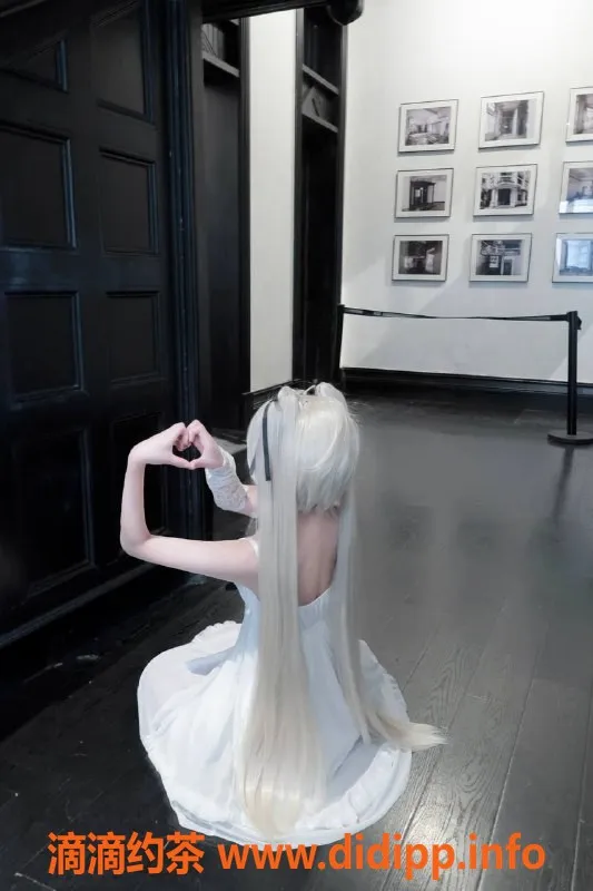 广州楼凤-天河嫩妹小秋，水费1000p，69舌吻服务