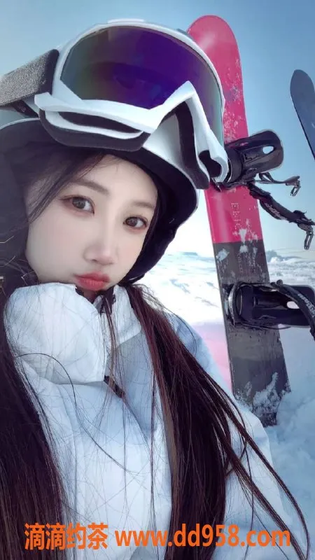 广州楼凤-天河嫩妹睇婉，600水费双飞服务！