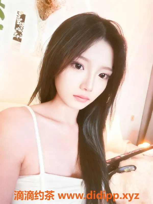 广州楼凤-天河嫩妹小乔，课费10P，舌吻服务等你来试！