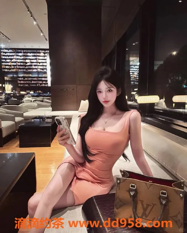 广州楼凤-天河御姐楚楚，魅力16P体验，火辣舌吻！