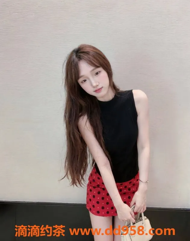 广州楼凤-天河嫩妹安琪，水费600，享受蛇吻与69服务