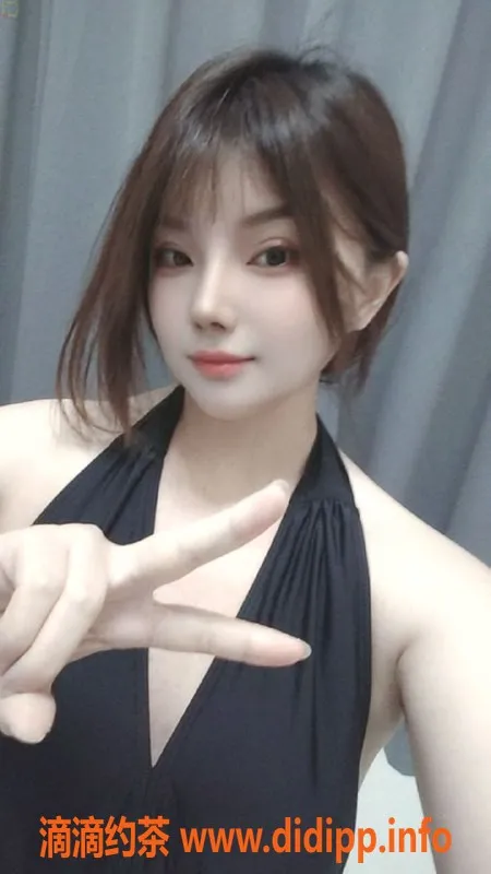 广州楼凤-黄埔嫩妹依依，水费500p，等你来体验！