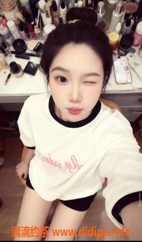 广州楼凤资源信息,天河嫩妹浠珂珂，水费700p等你来约