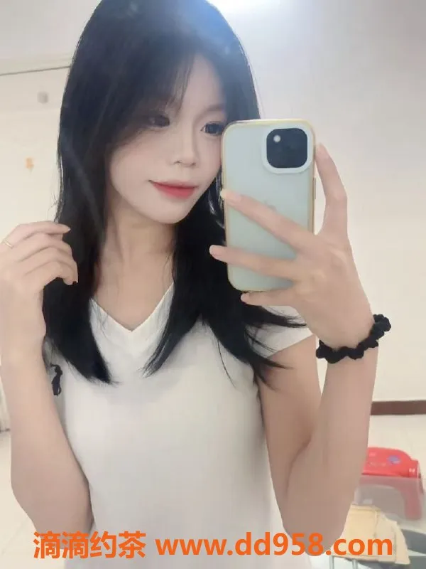 广州楼凤-天河大长腿卡卡，气质嫩妹等你来体验