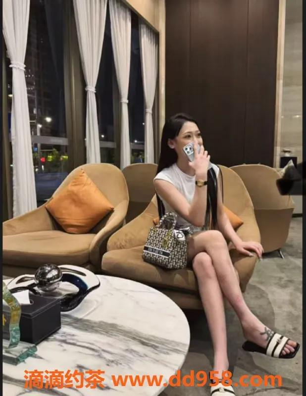 无锡上门服务-梁溪区高颜值嫩妹泡泡，享受奢华陪浴服务