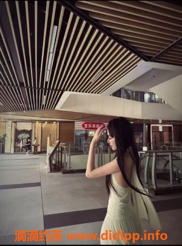 无锡上门服务-梁溪区高颜值嫩妹泡泡，享受奢华陪浴服务