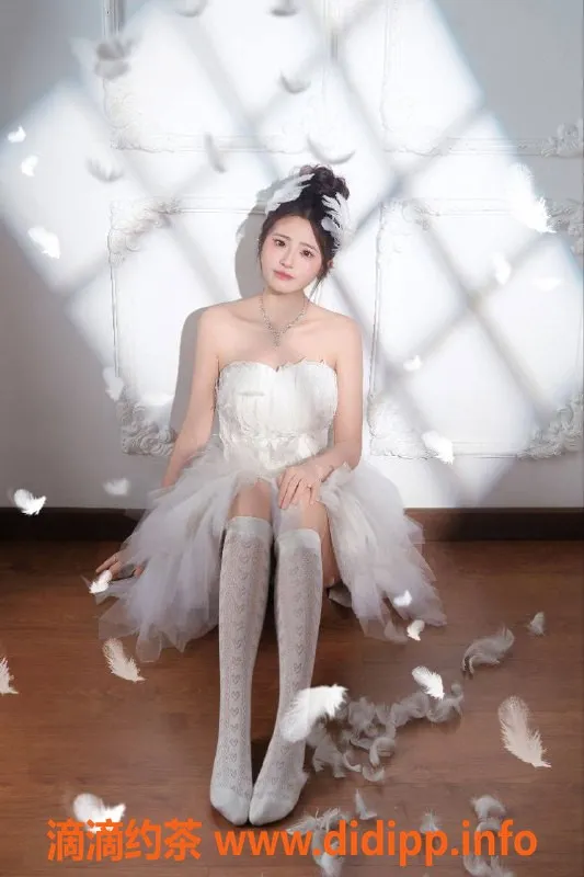 深圳楼凤-福田小雅莉，165cm C杯优质服务，1188元起