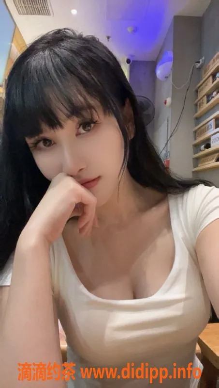 广州楼凤-黄埔嫩妹小迪，超值水费600p等你体验！