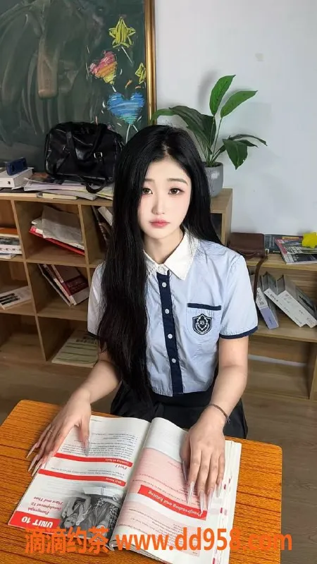 成都楼凤-武侯大道思柠，性感大长腿蜜桃臀，价格实惠