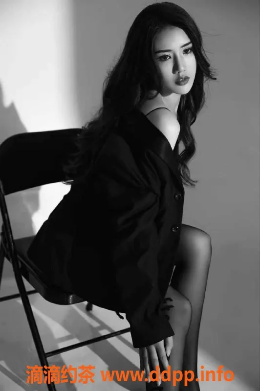 武汉楼凤-武昌张馨予，颜值高，服务棒，8p起