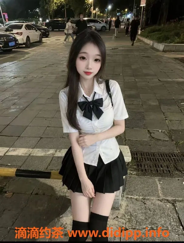 广州楼凤-天河嫩妹李晶晶，700p享受大胸舌吻